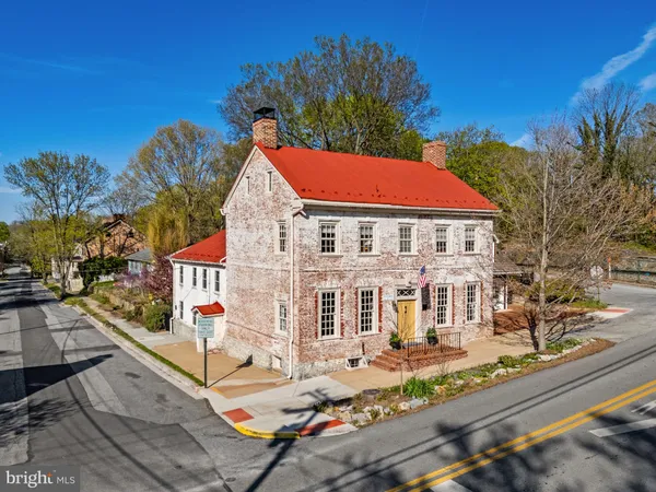 $899,000 | 301 East German Street, Shepherdstown, WV 25443