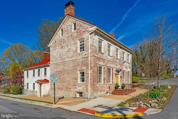 $899,000 | 301 East German Street, Shepherdstown, WV 25443