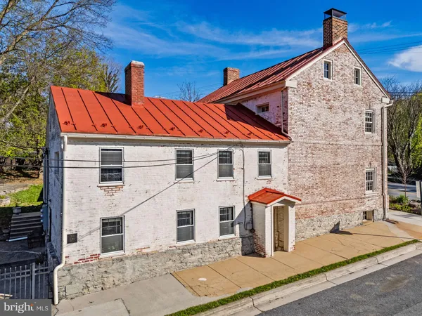 $899,000 | 301 East German Street, Shepherdstown, WV 25443
