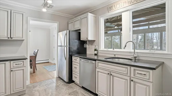 $30,000 | 3 Robins Nest Lane, Hampton Bays, NY 11946