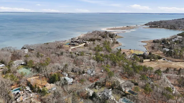$30,000 | 3 Robins Nest Lane, Hampton Bays, NY 11946