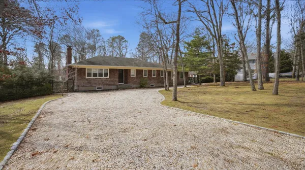 $30,000 | 3 Robins Nest Lane, Hampton Bays, NY 11946