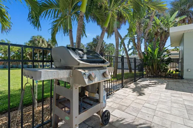 $20,000 | 1300 Gulf Boulevard, Belleair Beach, FL 33786