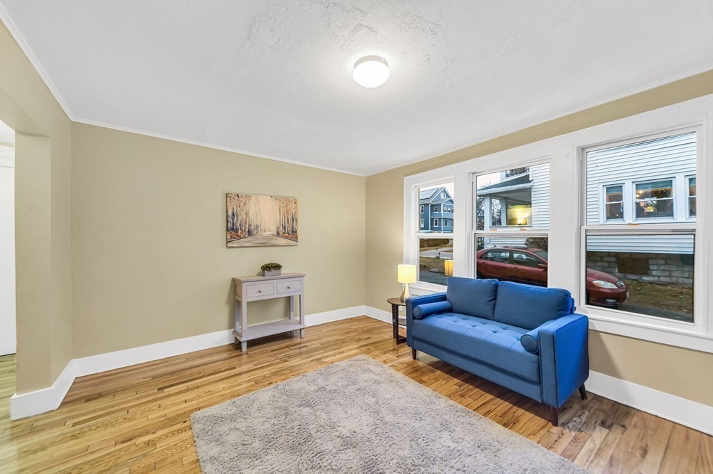 17-19 Braddock Street Springfield, MA 01109 - Photo 8 of 33 Gallery Image 8
