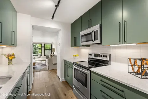 $1,400,000 | 941 Vine Street, Aspen, CO 81611