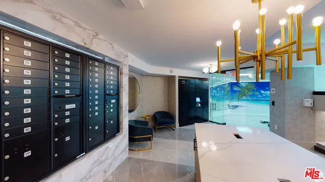 $5,500 | 105 South Doheny Drive, Unit 304, Los Angeles, CA 90048