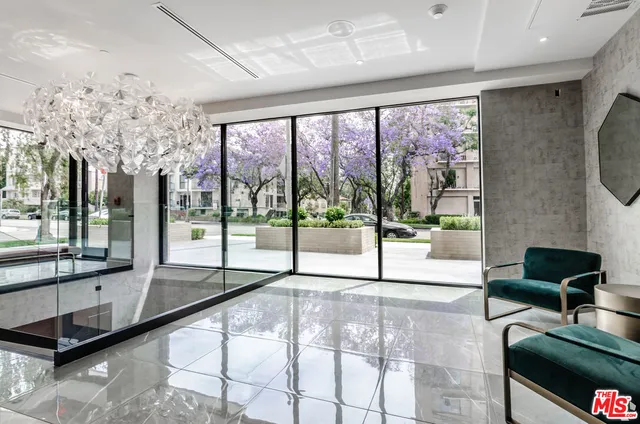 $5,500 | 105 South Doheny Drive, Unit 304, Los Angeles, CA 90048