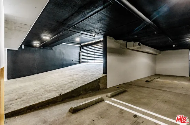 $5,500 | 105 South Doheny Drive, Unit 304, Los Angeles, CA 90048