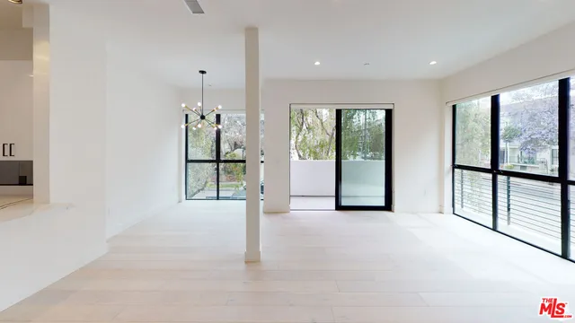 $5,500 | 105 South Doheny Drive, Unit 304, Los Angeles, CA 90048