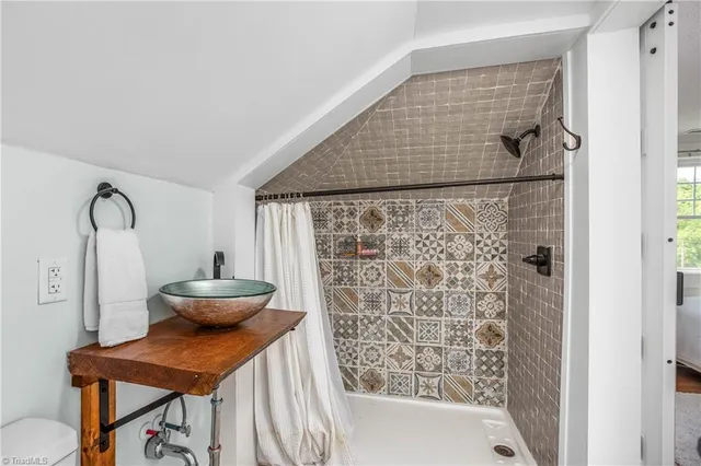 $300,000 | 310 North Bridge Street, Elkin, NC 28621