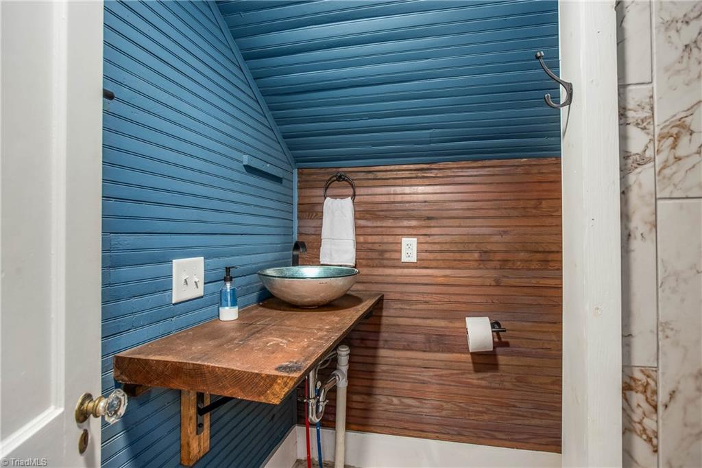 310 North Bridge Street Elkin, NC 28621 - Photo 25 of 37