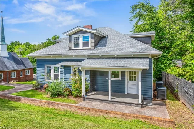 $300,000 | 310 North Bridge Street, Elkin, NC 28621