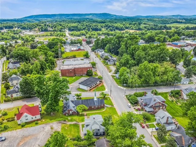 $300,000 | 310 North Bridge Street, Elkin, NC 28621