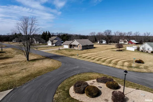 $364,500 | 1433 Hemingway Drive, Quincy, IL 62305