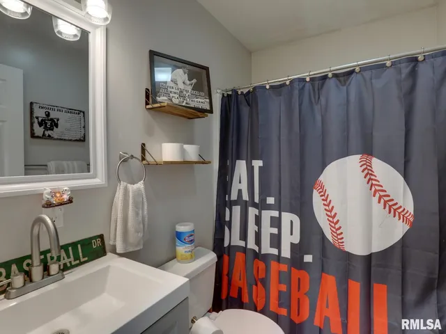 $375,000 | 1433 Hemingway Drive, Quincy, IL 62305