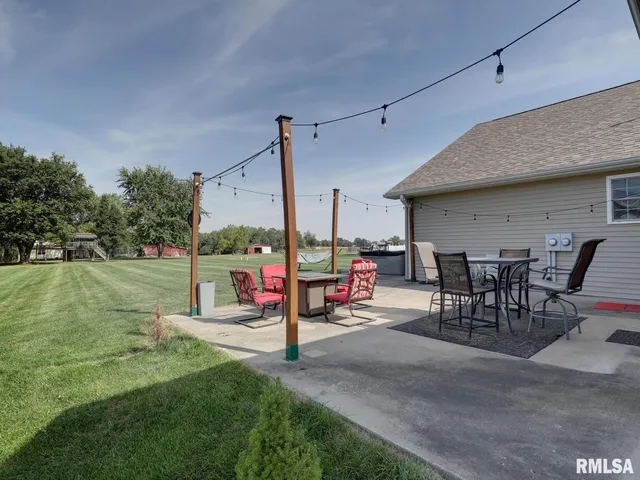 $375,000 | 1433 Hemingway Drive, Quincy, IL 62305