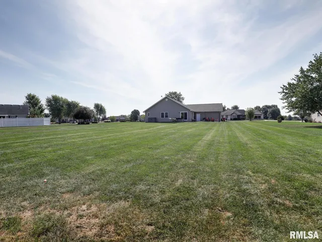 $375,000 | 1433 Hemingway Drive, Quincy, IL 62305