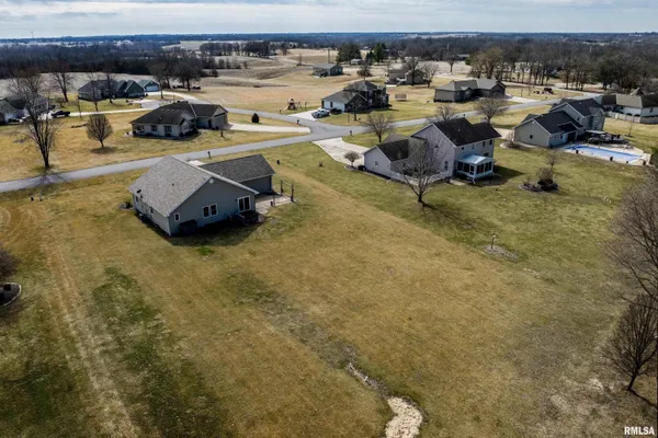 $360,000 | 1433 Hemingway Drive, Quincy, IL 62305