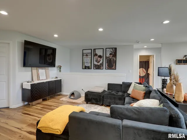 $375,000 | 1433 Hemingway Drive, Quincy, IL 62305