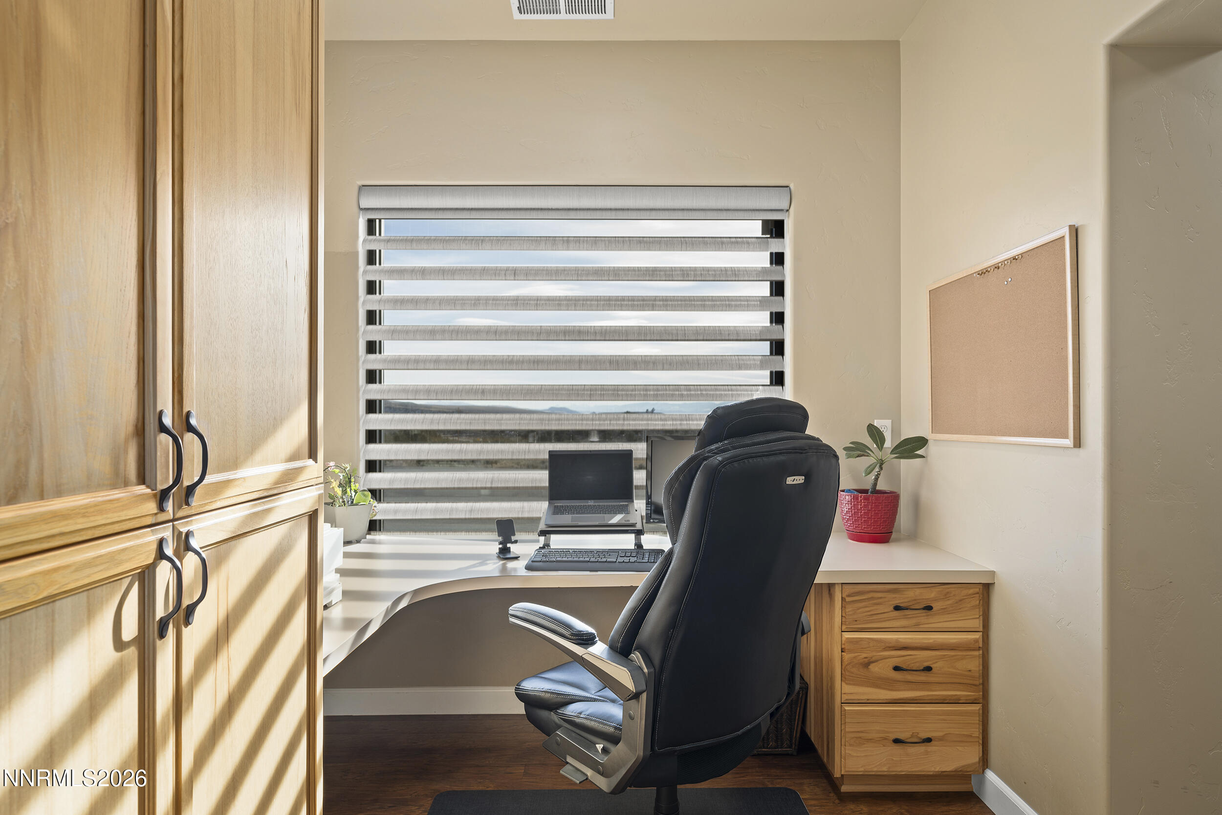 730 Encanto Drive Sparks, NV 89441 - Photo 43 of 87 a view of a dresser