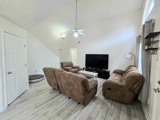 $235,000 | 3107 Camelliawood Circle West, Tallahassee, FL 32301