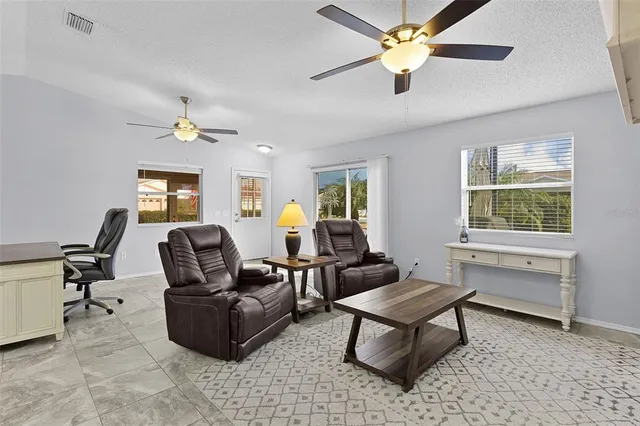 $300,000 | 2306 Oak Bend Place, The Villages, FL 32162