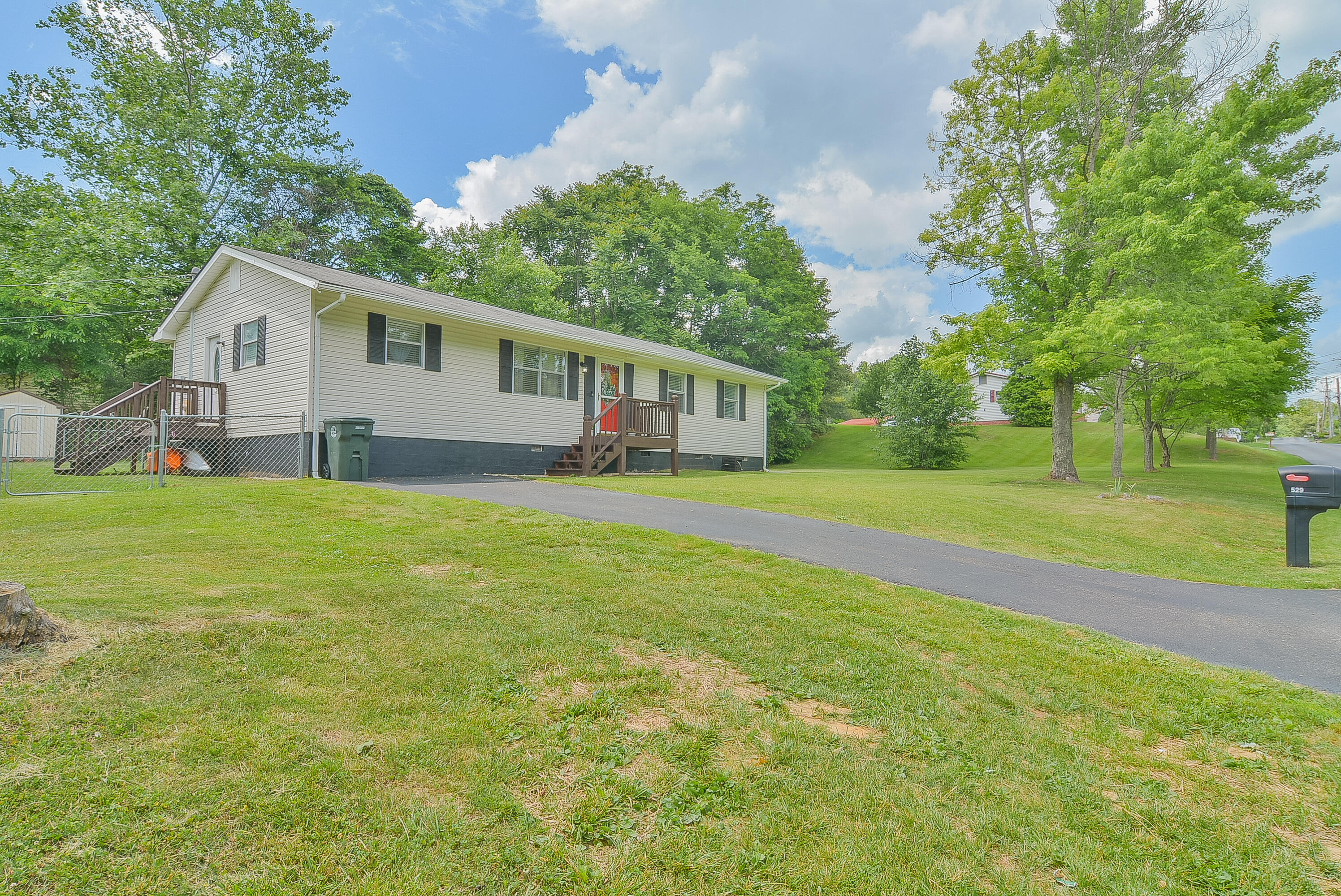 529 Oak Grove Road Gray, TN 37615 - Photo 3 of 29 TRB_3352