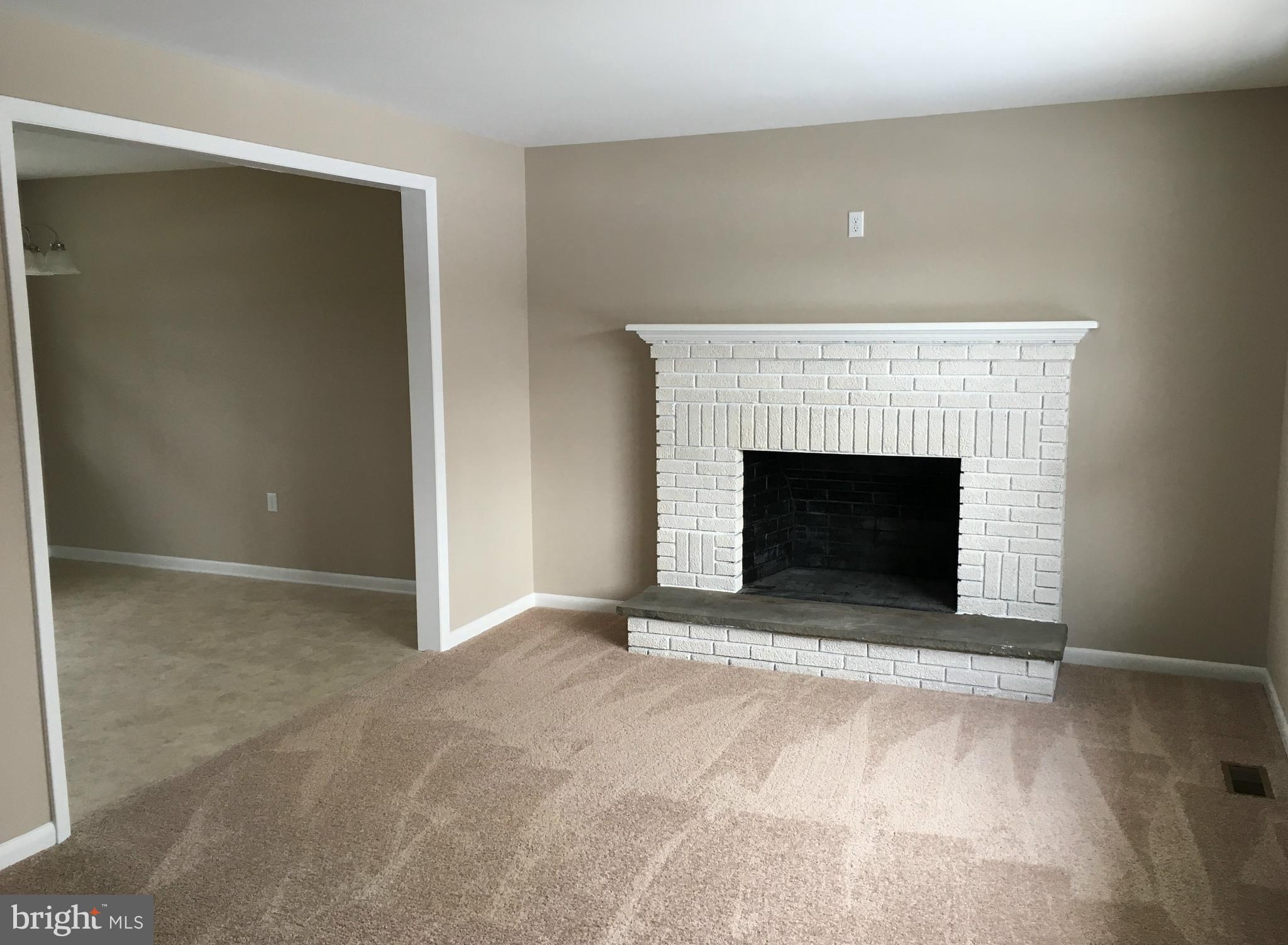 328 Union Church Road Elkton, MD 21921 - Photo 5 of 11 Living Room