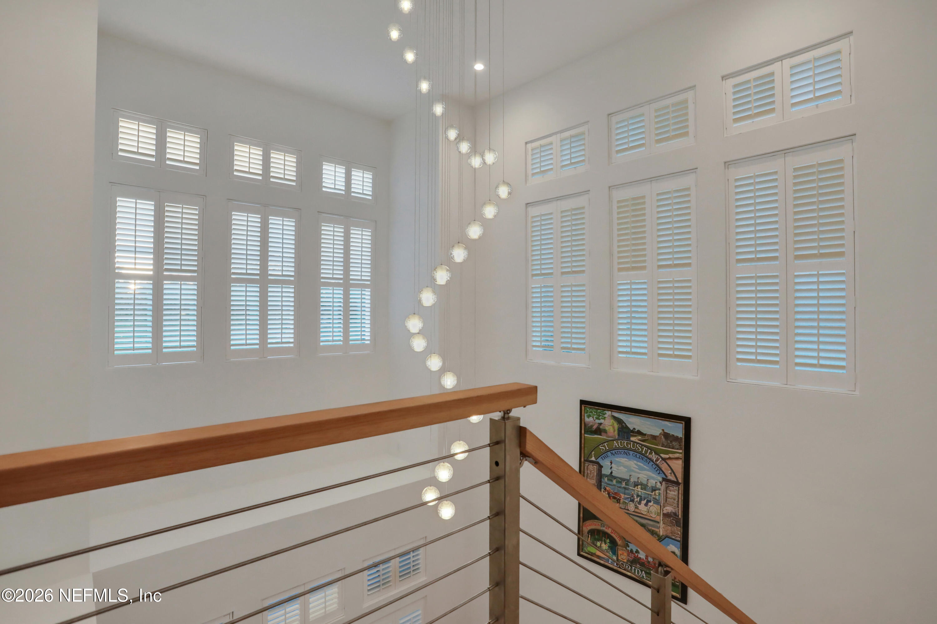 143 Washington Street St. Augustine, FL 32084 - Photo 29 of 76 a hallway with windows