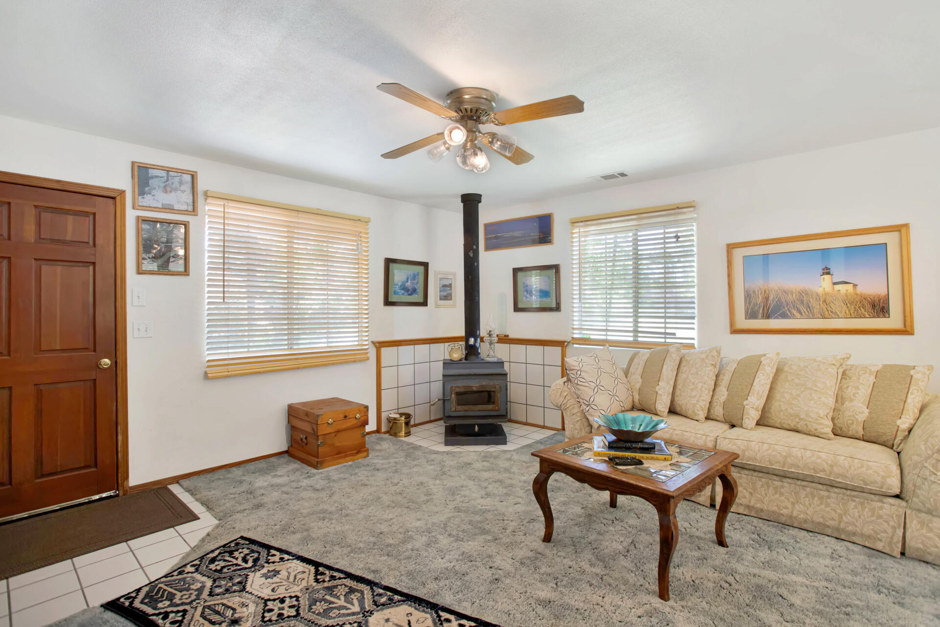 22712 Rovern Ranch Road Palo Cedro, CA 96073 - Photo 19 of 50 Guest House - Living Room