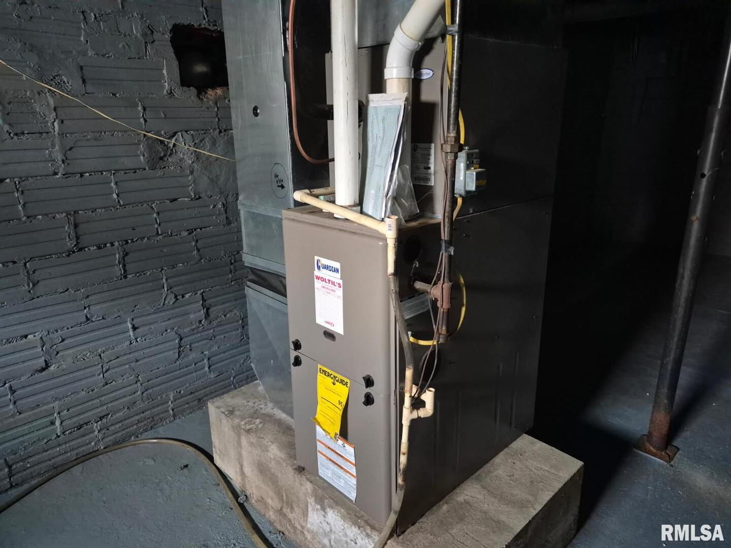 548 Edwards Street Kewanee, IL 61443 - Photo 15 of 18 a view of walk in closet