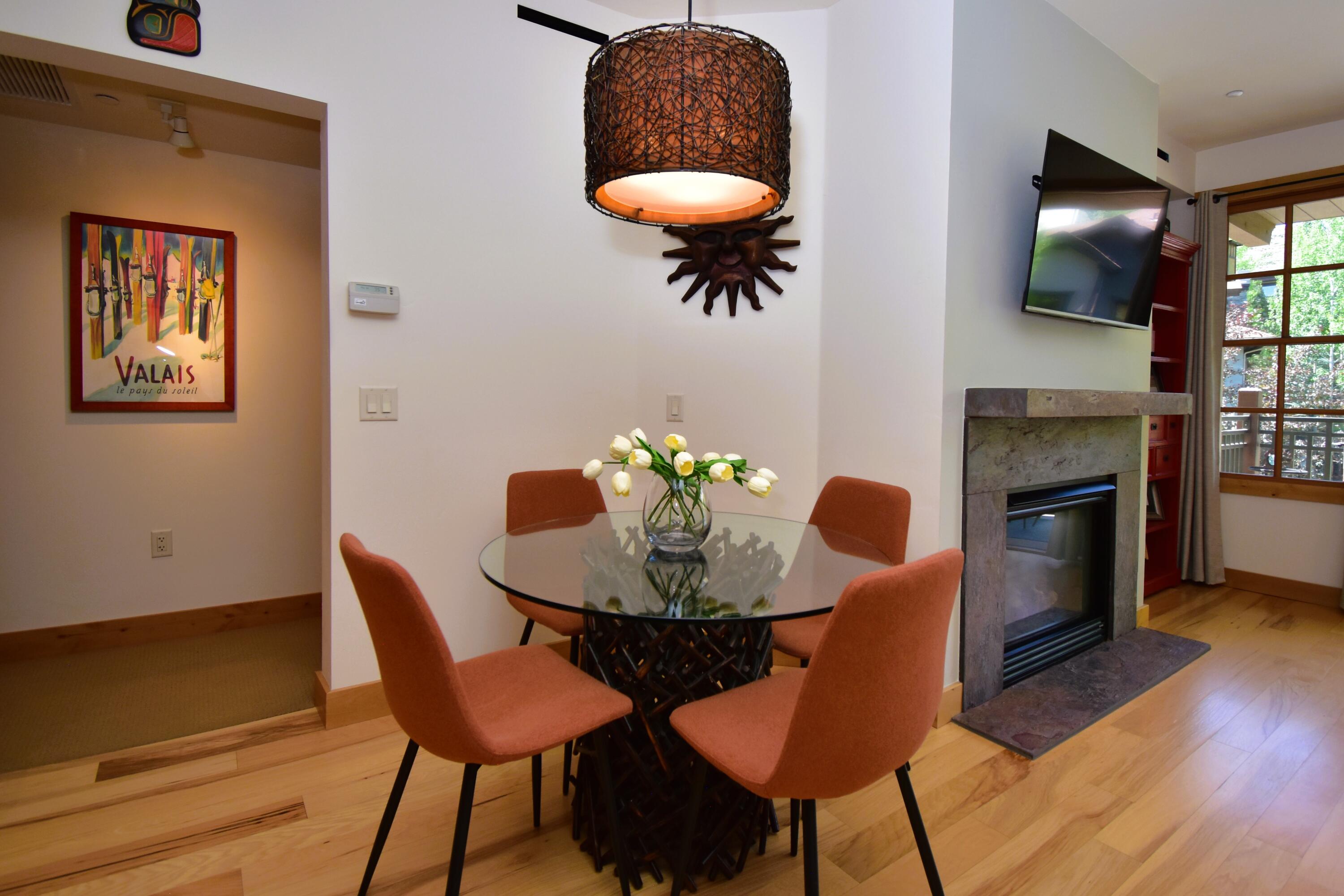 109 Angani Way, Unit 3 Sun Valley, ID 83353 - Photo 7 of 24 Dining Area