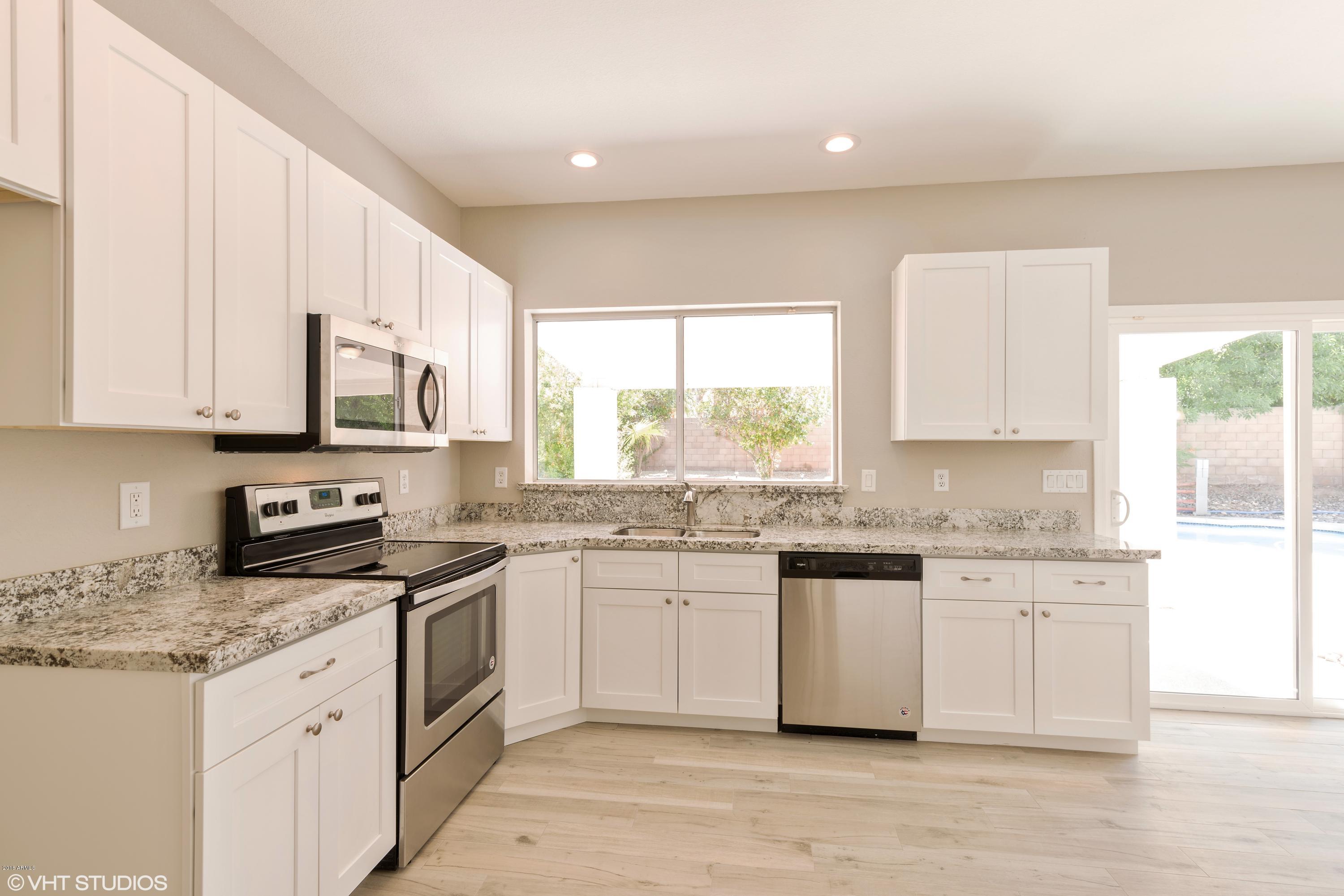 2621 East Amber Ridge Way Phoenix, AZ 85048 - Photo 12 of 25 12_2621EAMBERRIDGEWAY_2012_HiRes
