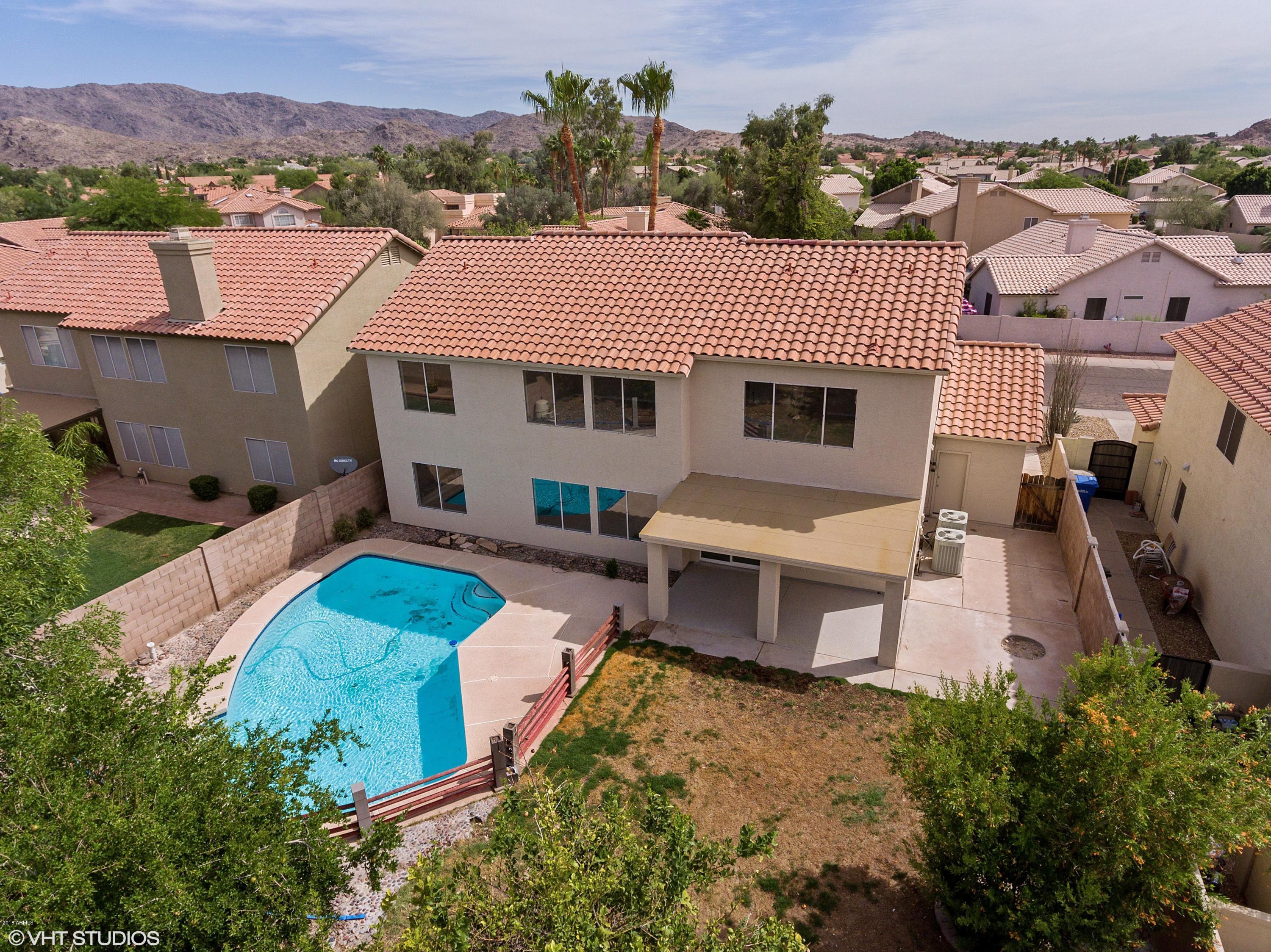 2621 East Amber Ridge Way Phoenix, AZ 85048 - Photo 3 of 25 02_2621EAMBERRIDGEWAY_2002_HiRes
