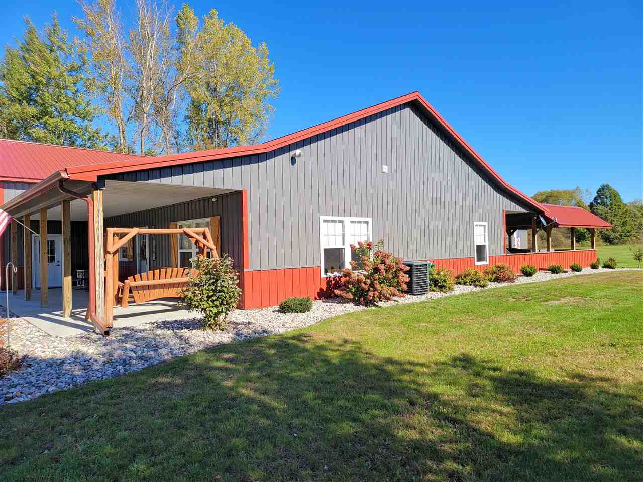 7589 Irish Road Millington, MI 48746 - Photo 4 of 34
