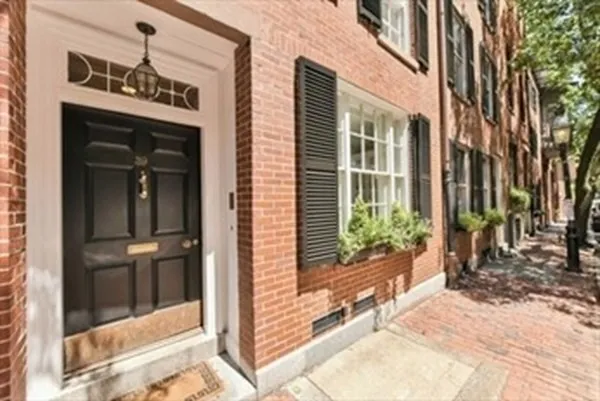 $11,500 | 39 Pinckney Street, Boston, MA 02114