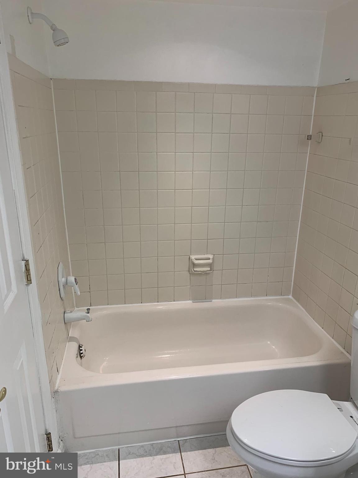 5805 Royal Ridge Drive Springfield, VA 22152 - Photo 8 of 13 Bathroom