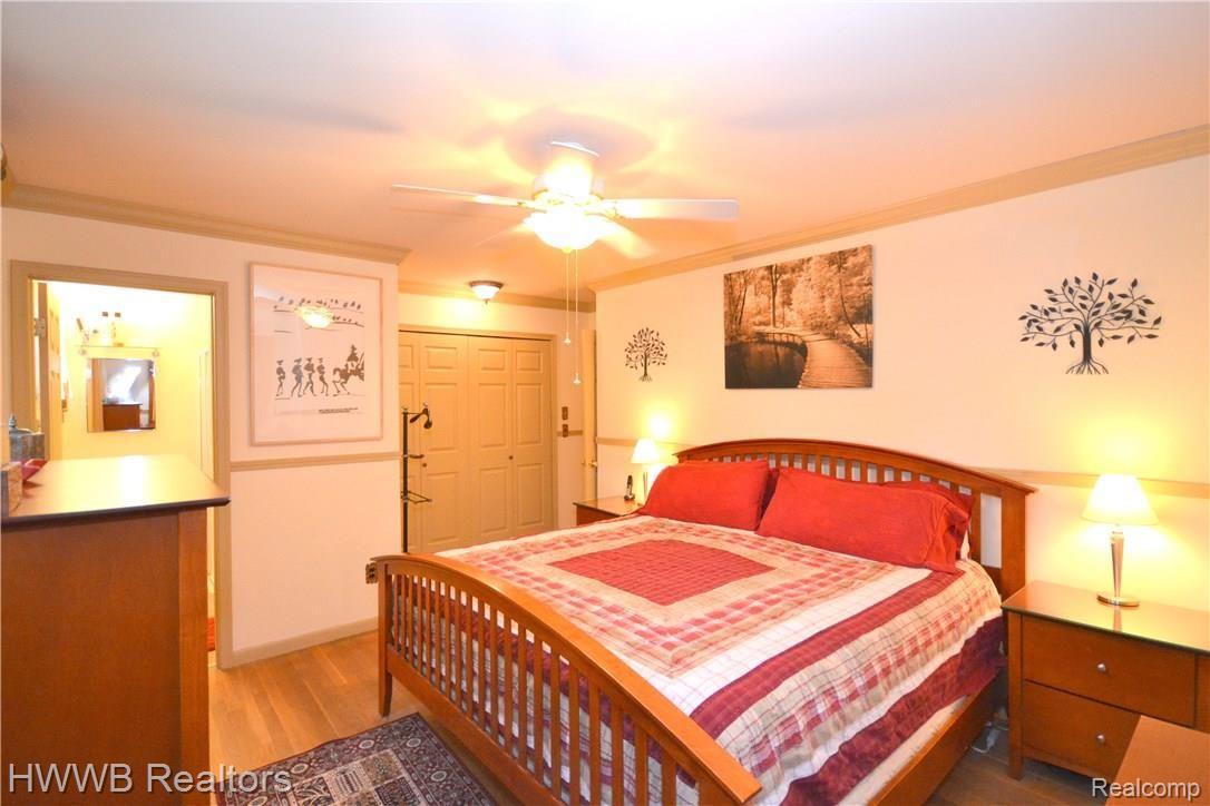 1990 East Gunn Road Rochester, MI 48306 - Photo 11 of 28 Master Bedroom