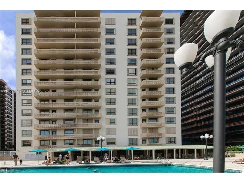 10185 Collins Avenue, Unit PH02 Bal Harbour, FL 33154 - Photo 19 of 37 a view of a tall building