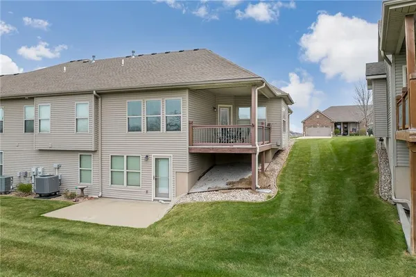$349,900 | 4504 Stonebridge Drive, St. Joseph, MO 64505