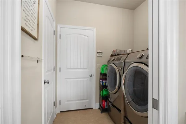 $349,900 | 4504 Stonebridge Drive, St. Joseph, MO 64505