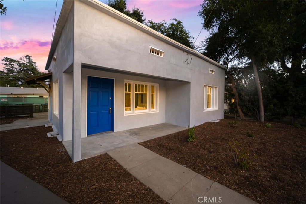 294 Bella Vista Avenue Pasadena, CA 91107 - Photo 7 of 37 a view of backyard of house