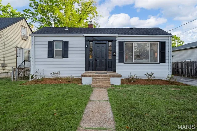 $124,999 | 135 East Loretta Avenue, St. Louis, MO 63125