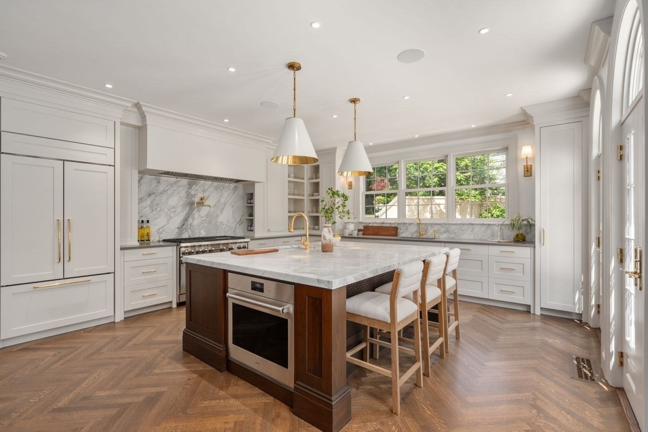 9 The Ledges Road Newton, MA 02459 - Photo 4 of 33 Gallery Image 4