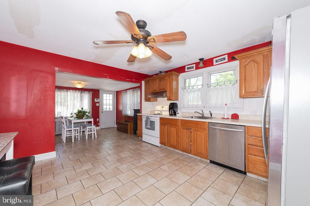 19 South 1st Road Hammonton, NJ 08037 - Photo 7 of 32