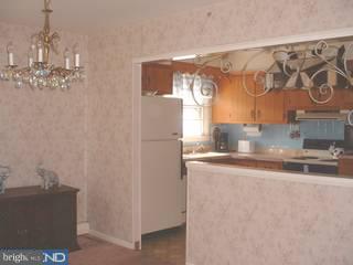 332 Ainslie Road Huntingdon Valley, PA 19006 - Photo 3 of 6