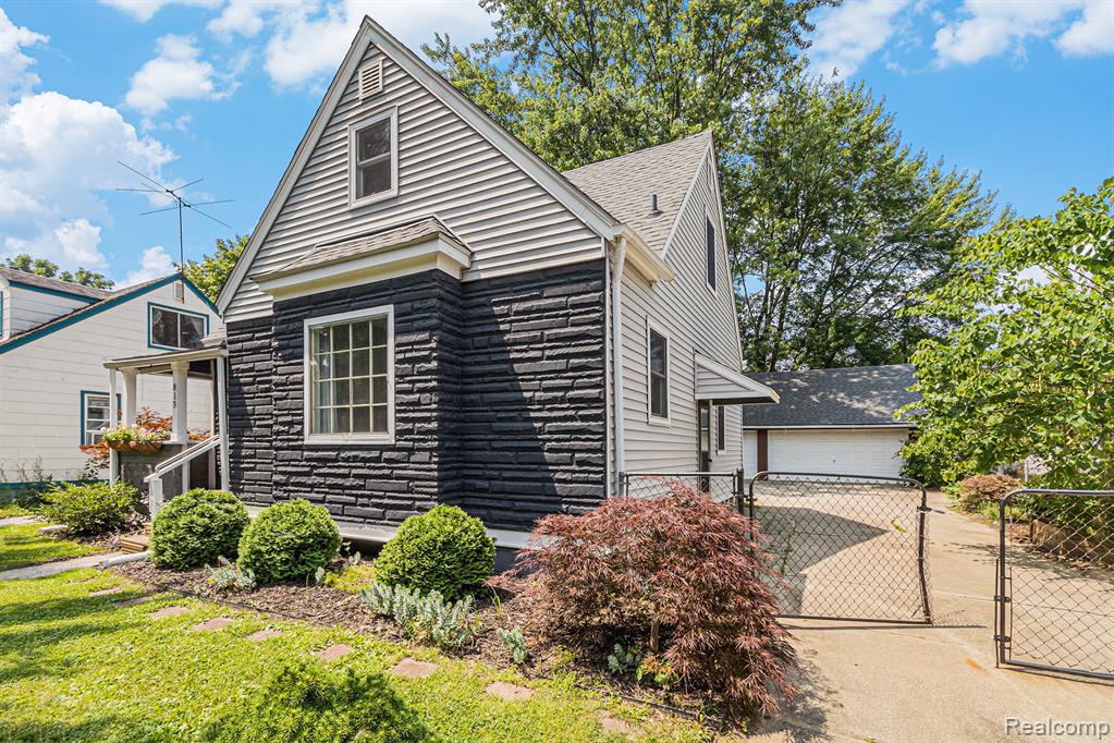 815 North Prospect Road Ypsilanti, MI 48198 - Photo 2 of 42 Gallery Image 2