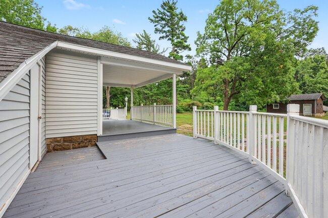 937 West Giles Road Muskegon, MI 49445 - Photo 23 of 29 023_file_4575