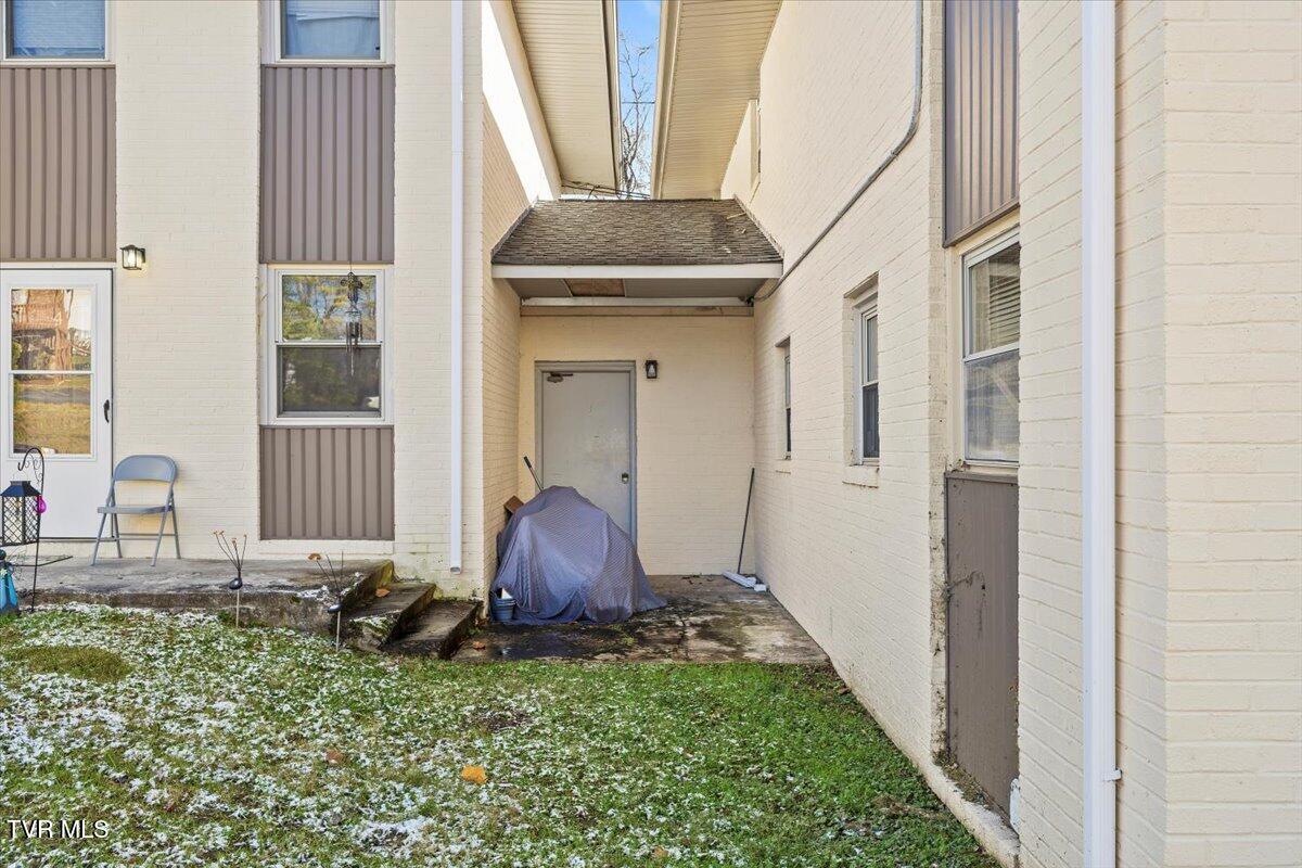 1308 Knob Creek Road Johnson City, TN 37604 - Photo 14 of 42 14-128A9097