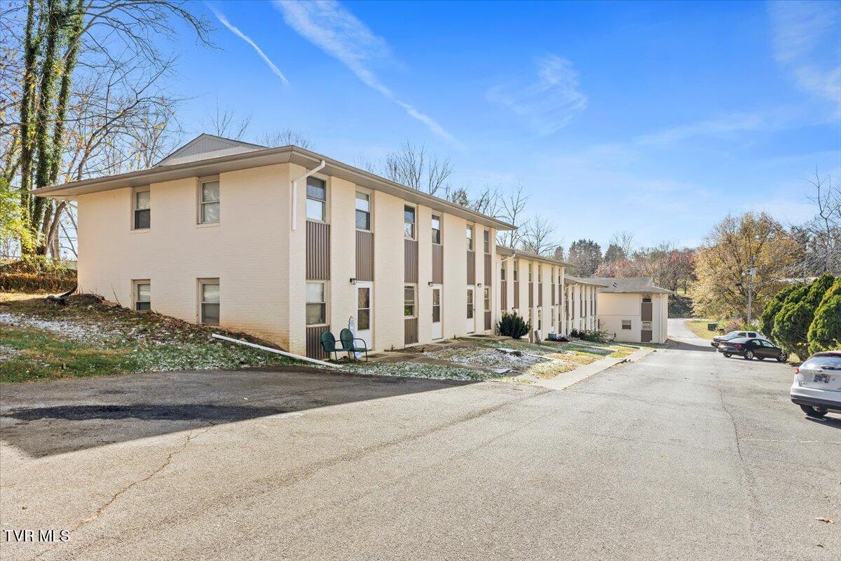 1308 Knob Creek Road Johnson City, TN 37604 - Photo 17 of 42 17-128A9106